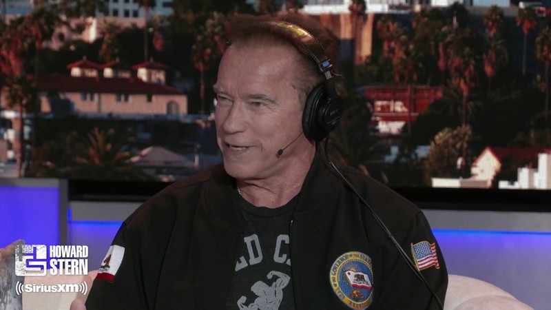 Ngôi sao hành động, cựu Thống đốc bang California Arnold Schwarzenegger trong chương trình "The Howard Stern Show" (Ảnh: Getty)