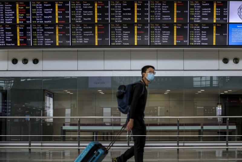 Giới chuyên gia cho rằng nhiều du khách đến hoặc trở lại Hong Kong không khai báo trung thực về tình trạng sức khỏe (Ảnh: SCMP)