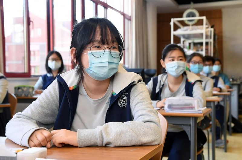 Môi trường học tập ở Trung Quốc cạnh tranh khốc liệt, một kỳ thi cũng có thể quyết định tương lai một con người (Ảnh: Xinhua)