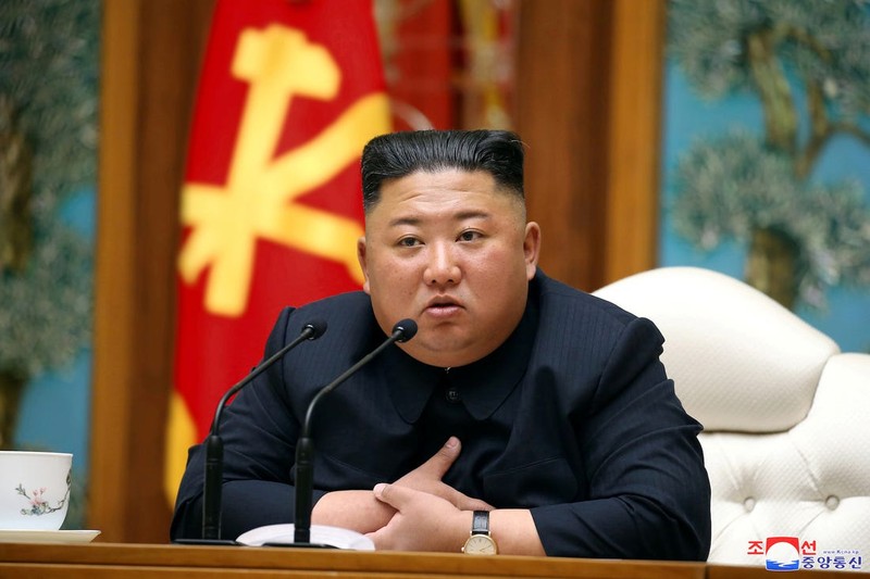 Tin đồn ông Kim Jong-un bị "hôn mê" lan tràn trên Internet và các tờ báo lá cải (Ảnh: KCNA)