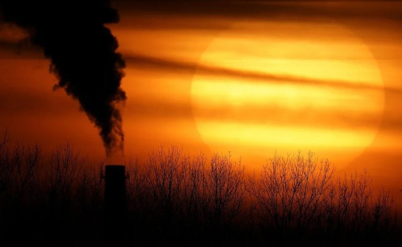 Cứ mỗi 4.434 tấn carbon thải ra bầu khí quyển Trái Đất vào năm 2020 sẽ giết chết 1 người trong thế kỷ này (Ảnh: AP)