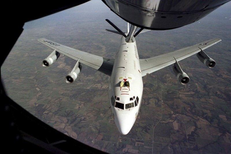 Máy bay WC-135 Constant Phoenix trong một chuyến bay (Ảnh: AP)