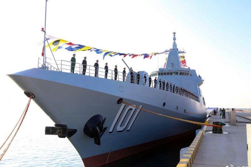 Nanchang là tàu khu trục lớp Type 055 đầu tiên nhập biên chế Hải quân Trung Quốc vào năm 2020 (Ảnh: Handout)
