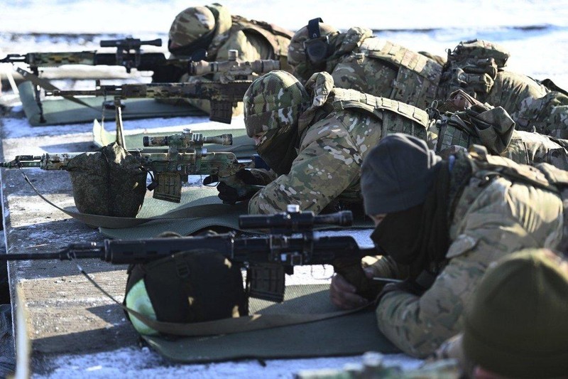 Các binh sĩ Nga tại trường bắn Rostov, miền Nam nước Nga (Ảnh: AP)