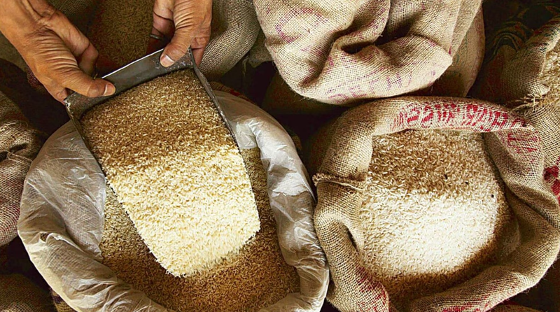 Giá gạo tăng vọt sẽ ảnh hưởng tới những người nghèo nhất trên thế giới (Ảnh: Mint)