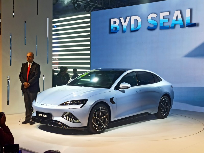 Cổ phiếu của nhà sản xuất ô tô Trung Quốc BYD, niêm yết tại Trung Quốc tăng hơn 5% (Ảnh: Getty)