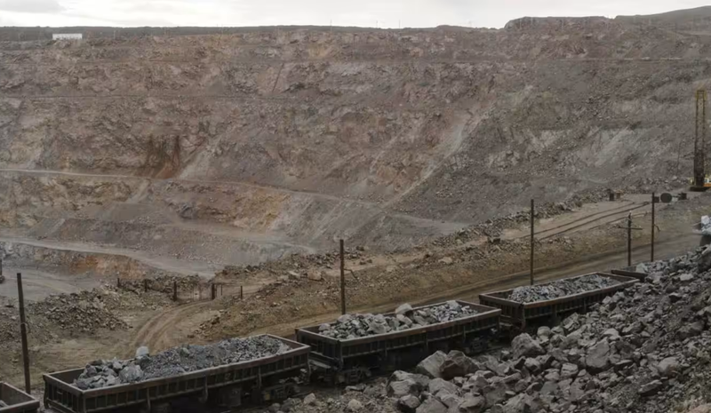 Một mỏ đất hiếm ở khu tự trị Nội Mông của Trung Quốc (Ảnh: Kyodo)