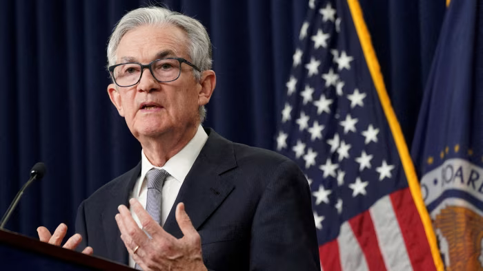 Chủ tịch Fed Jerome Powell cho rằng chính sách hiện nay cần phải được duy trì nếu muốn đạt được mục tiêu lạm phát 2% (Ảnh: Reuters)
