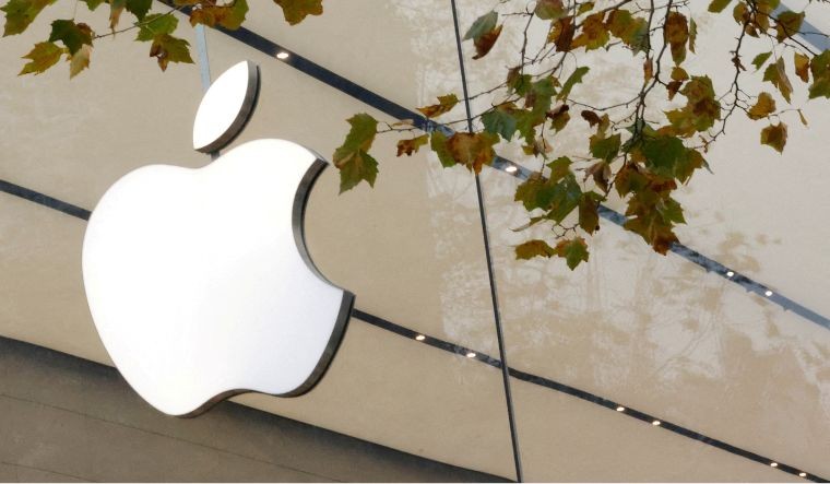 Apple chịu tác động nặng nề sau khi Mỹ khởi kiện chống độc quyền nhằm vào công ty này (Ảnh: The Week)