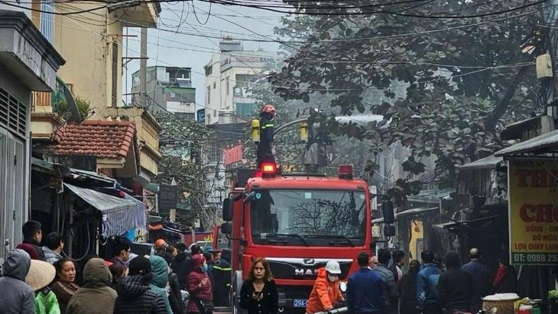 Hà Nội: Cháy nhà tại khu vực chợ Nhổn 