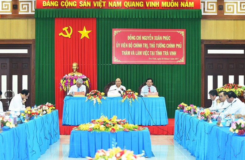 Thủ tướng Nguyễn Xuân Phúc làm việc với tỉnh Trà Vinh
