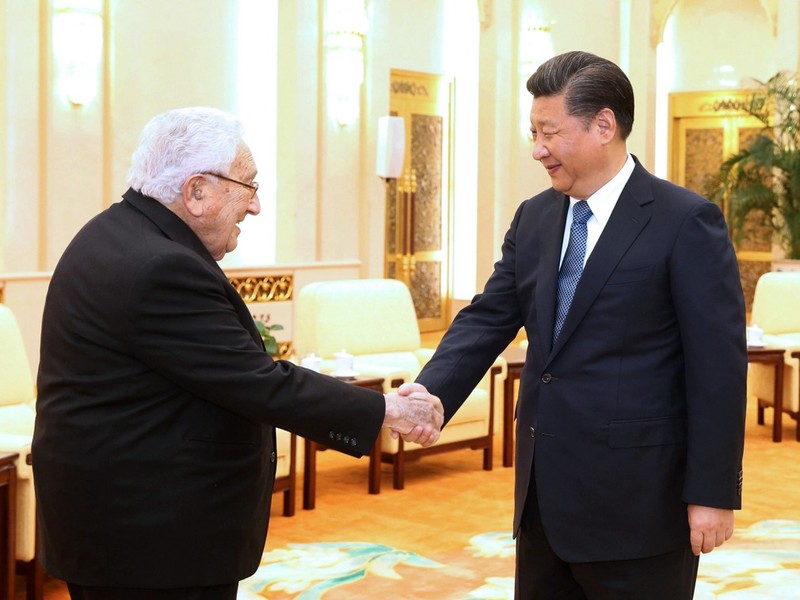 Ông Tập Cận Bình tiếp Kissinger