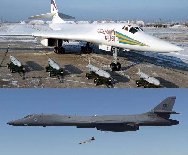TU-160 (ở trên) có khả năng mang theo 12 tên lửa hành trình tấn công mặt đất tầm siêu xa Kh-55SM. B-1B Lancer (ở dưới) có thể mang theo 24 đạn tấn công ngoài tầm phòng không điểm AGM-158 JASSM.