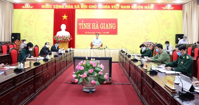 Chủ tịch UBND tỉnh Nguyễn Văn Sơn phát biểu chỉ đạo tại cuộc họp. Ảnh: Nguyễn Đoan 