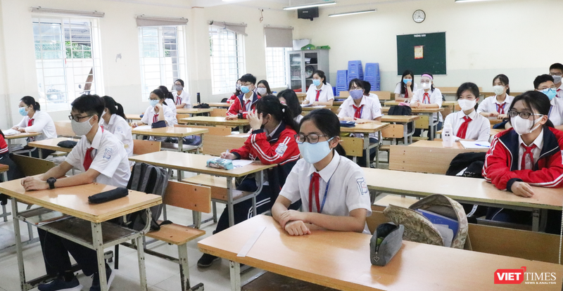 Học sinh đeo khẩu trang phòng COVID-19 trong lớp học (Ảnh - Minh Thuý) 