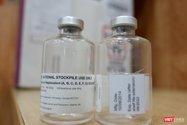 Thuốc Botulism antitoxin heptavalent (BAT), được sản xuất bởi Canada, chuyên dùng để giải độc botulinum (Ảnh: Minh Thúy) 