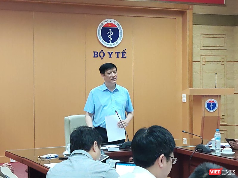 Quyền Bộ trưởng Bộ Y tế Nguyễn Thanh Long yêu cầu các địa phương phải ngăn chặn dịch COVID-19 một cách triệt để, nhất là từ những người nhập cảnh (Ảnh: Minh Thúy) 