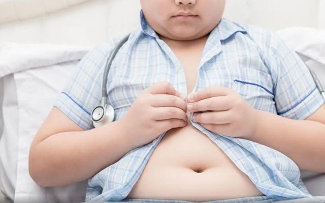 Ngày càng nhiều trẻ bị béo phì vì chế độ dinh dưỡng không hợp lý (Ảnh minh hoạ) 
