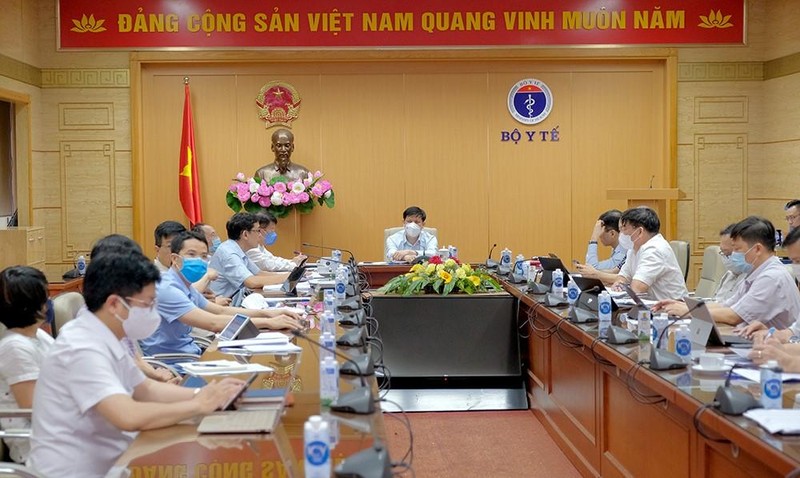 Bộ trưởng Bộ Y tế họp khẩn với Bộ phận thường trực của Bộ Y tế hỗ trợ TP. Hồ Chí Minh để phòng, chống dịch COVID-19 (Ảnh - Trần Minh) 