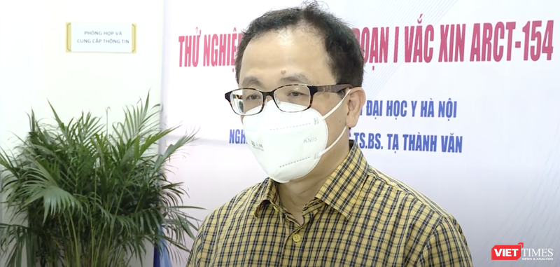 GS. TS. Tạ Thành Văn – Chủ tịch Hội đồng Trường Đại học Y Hà Nội, nghiên cứu viên chính của chương trình thử nghiệm lâm sàng vaccine ARCT-154 phòng COVID-19 (Ảnh VT cắt từ clip)