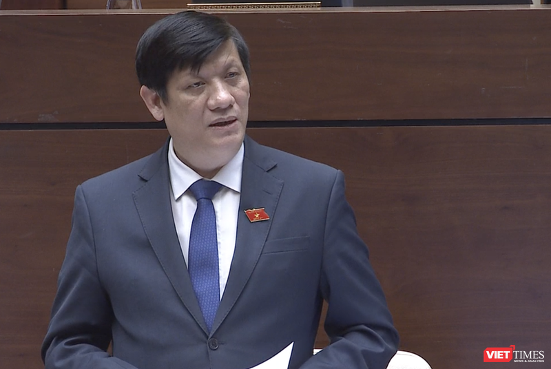 Bộ trưởng Bộ Y tế Nguyễn Thanh Long trả lời chất vấn trước Quốc hội (Ảnh - MT) 