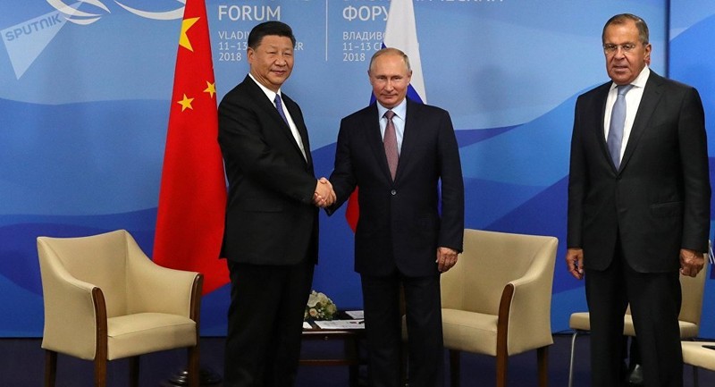 Tổng thống Nga Vladimir Putin và Chủ tịch Trung Quốc Tập Cận Bình tại Diễn đàn Kinh tế Phương Đông EEF 2018.