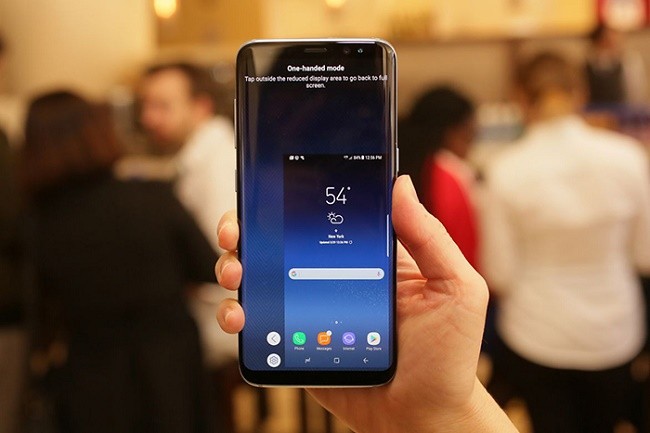 Samsung Galaxy S8 với chế độ một tay