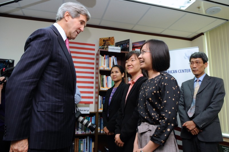 Ngoại trưởng Mỹ John Kerry tại thành phố Hồ Chí Minh. 