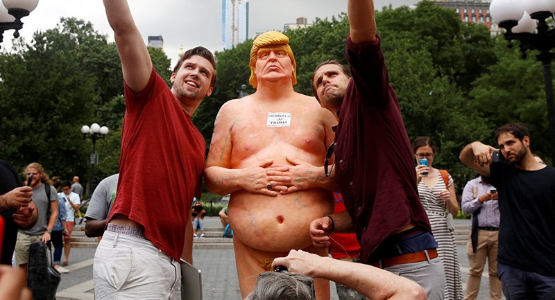 Tượng Donald Trump khỏa thân có thể bán được 20 ngàn USD