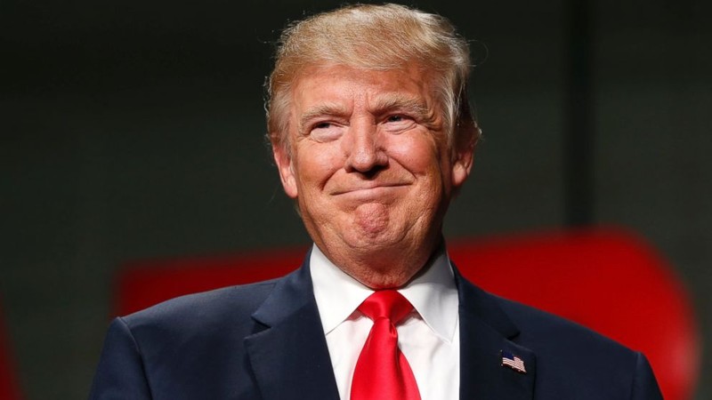 Donald Trump tuyên bố bỏ điều hành doanh nghiệp, tập trung làm tổng thống.