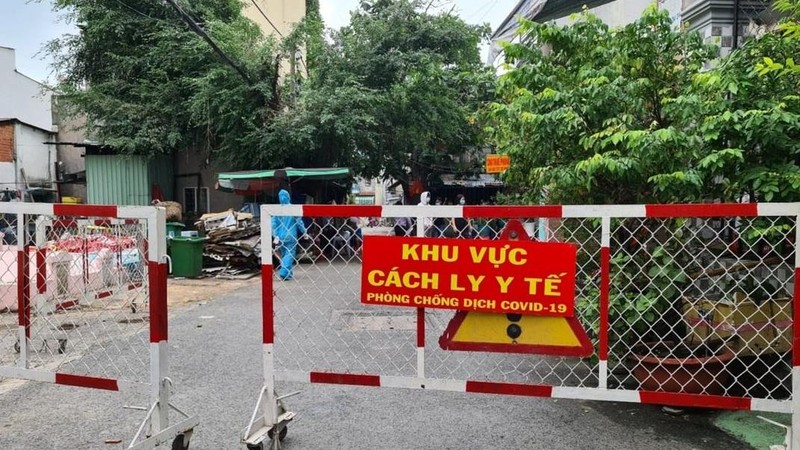 Phong tỏa 1 khu phố tại quận Gò Vấp (TP.HCM), nơi Hội thánh truyền giáo Phục Hưng hoạt động. Ảnh: HCDC