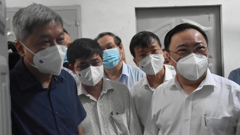Thứ trưởng Bộ Y tế cùng đoàn công tác của Bộ Y tế đến kiểm tra công tác phòng, chống dịch COVID-19 trên địa bàn tỉnh Đồng Nai. Ảnh: Khôi Nguyễn