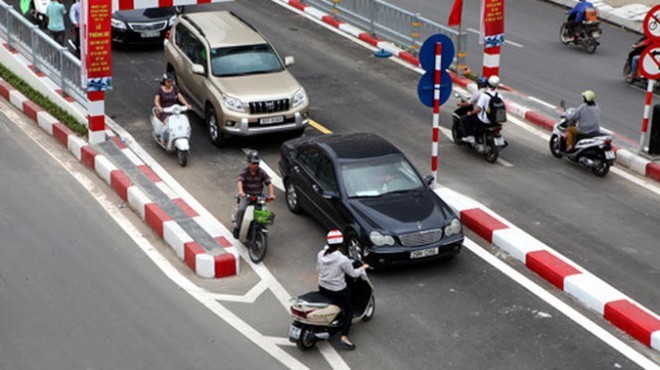 Ban Kinh tế - Ngân sách HĐND thành phố Hà Nội cho biết UBND phường Cát Linh, quận Đống Đa đã phải chi thêm ngân sách phục vụ việc thu phí đường bộ 