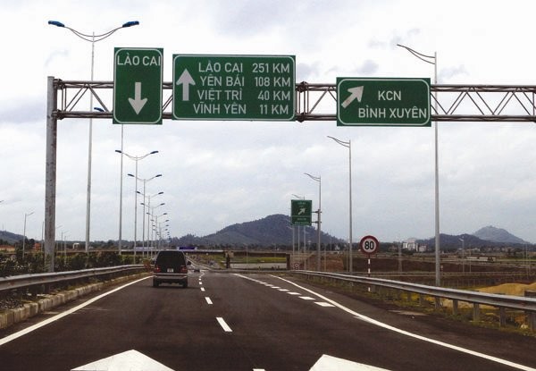 Cao tốc Nội Bài - Lào Cai có mức phí 1.000 đồng/ki lô mét. Ảnh: TUỆ DOANH
