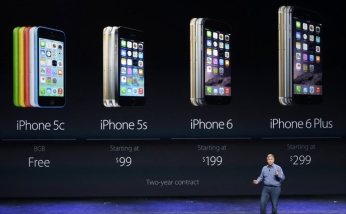 Apple đã toan tính rất nhiều đằng sau giá bán rẻ của các iPhone thế hệ cũ - Ảnh: Apple