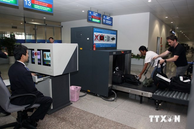 Đề nghị soi chiếu ngẫu nhiên hành lý khách quốc tế qua Tân Sơn Nhất