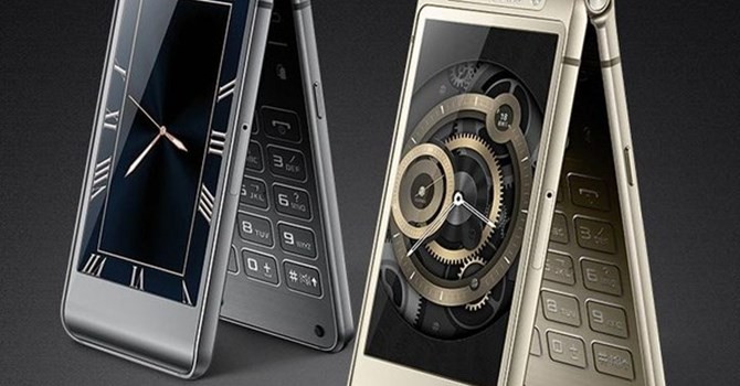 Smartphone nắp gập sang chảnh của Samsung có giá tới 35,5 triệu đồng
