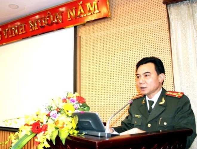 Phó Giám đốc CATP - Đại tá Nguyễn Anh Tuấn phát biểu nhận nhiệm vụ.