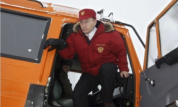 Tổng thống Nga Putin tung quân bảo vệ nguồn dầu khí Bắc Cực