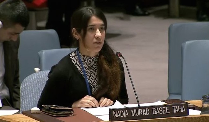 Nadia Murad Basee Taha tại một cuộc họp của Hội đồng Bảo an về nạn buôn bán người trong hoàn cảnh xung đột. (Ảnh: Liên Hợp Quốc)
