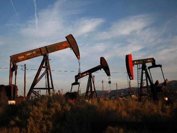 Saudi Arabia đề nghị các nước sản xuất dầu giảm 5% sản lượng