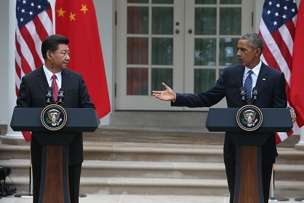Chủ tịch Trung Quốc Tập Cận Bình (trái) và Tổng thống Mỹ Barack Obama trong cuộc họp báo sau hội đàm tại Nhà Trắng tháng 9/2015. Ảnh:  AFP