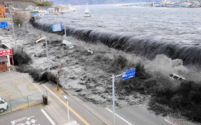 Clip Nhìn lại thảm họa động đất, sóng thần Nhật Bản
