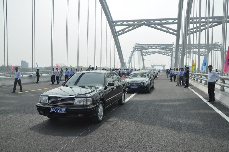 Cầu Đông Trù trong ngày thông xe toàn tuyến Dự án Quốc lộ 5 kéo dài.