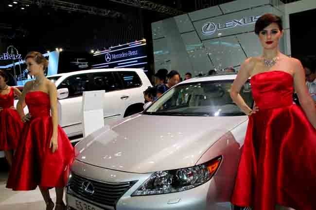 Một mẫu xe Lexus ES 350 được TMV giới thiệu tại một triển lãm ở TPHCM. Ảnh minh họa: Quốc Hùng
