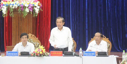 Phó Thủ tướng Trương Hòa Bình làm việc với lãnh đạo tỉnh Quảng Nam hôm 10-7 Ảnh: THANH HOÀI