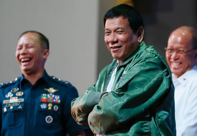Ông Duterte khiến giới quan sát luôn bị bất ngờ với những hành động và phát ngôn khó lường