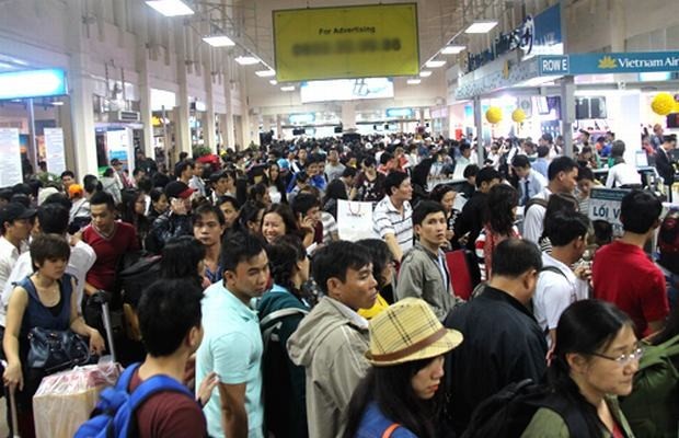 Sân bay Tân Sơn Nhất bị quá tải. Ảnh: Vnexpress.net