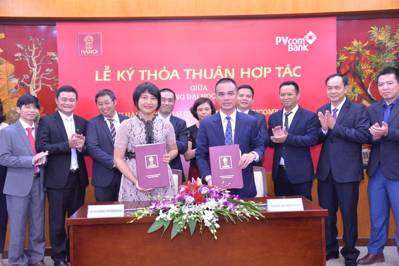 Lễ ký thỏa thuận hợp tác giữa PVcomBank và Trường Đại học Hà Nội