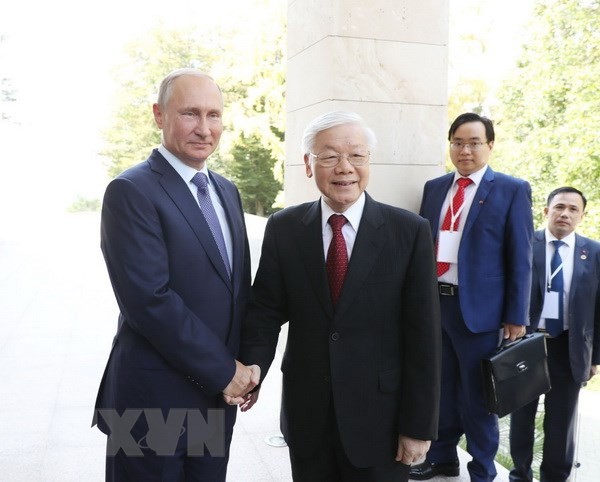 Tổng thống Liên bang Nga Vladimir Putin đón Tổng Bí thư Nguyễn Phú Trọng. Ảnh: TTXVN